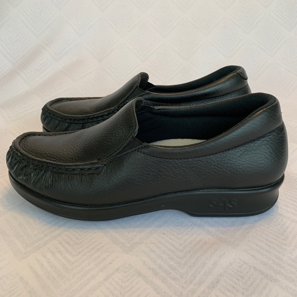 SAS Twin style, slip on women’s shoe. Size 6.5. Black.